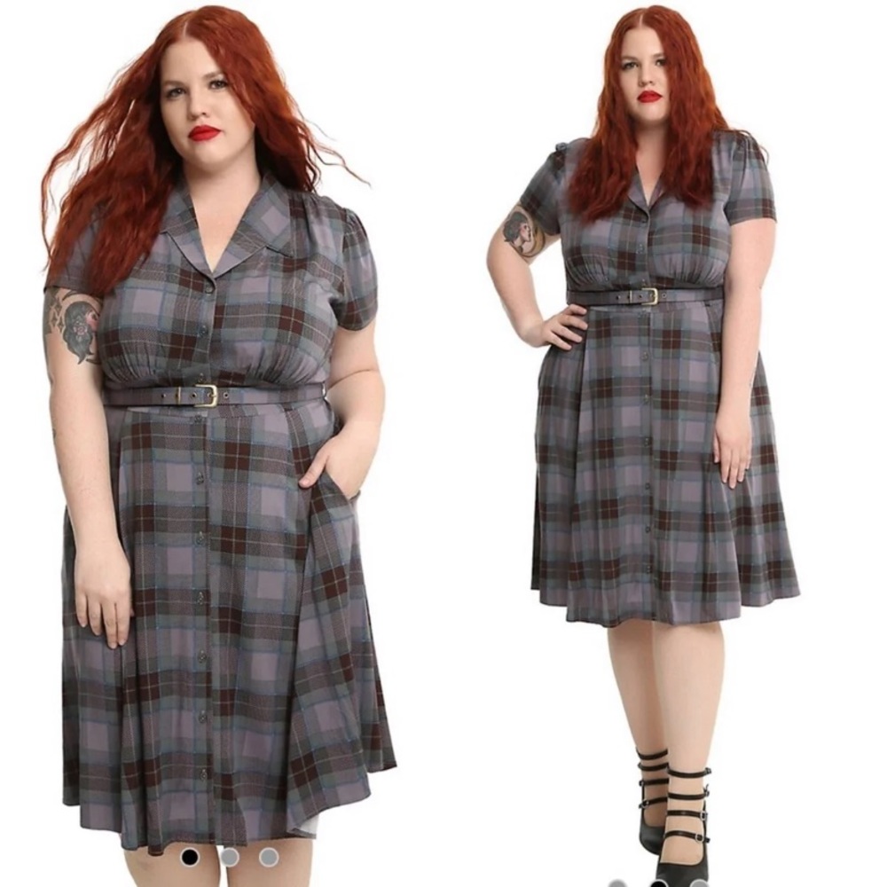 Hot Topic plus size Outlander collection dress